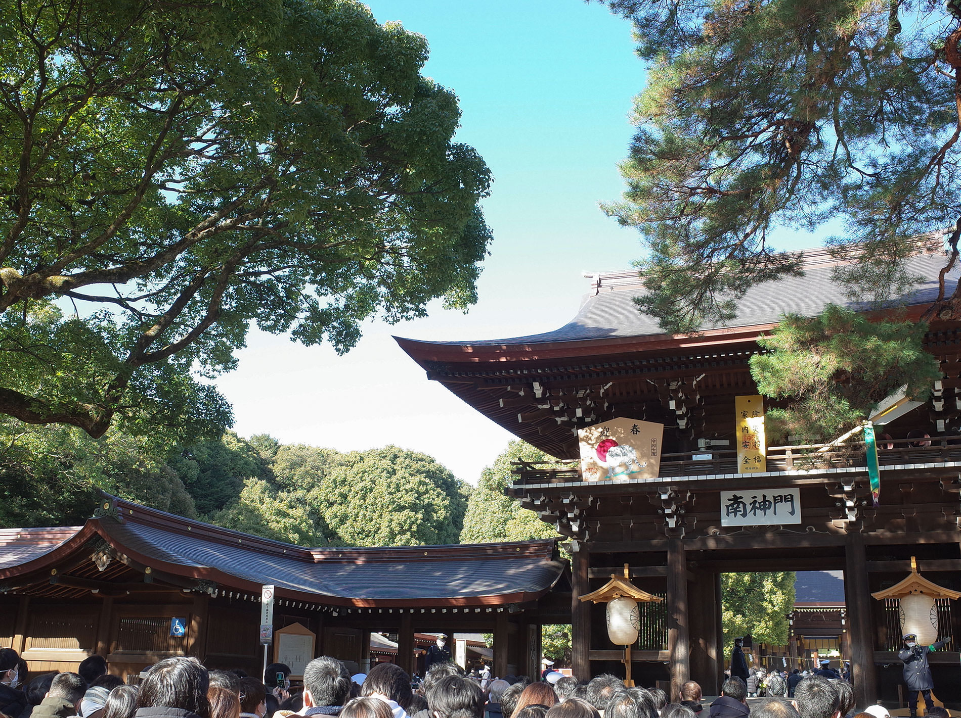 初詣 2022 / The first Tokyo's shrine visit of 2022